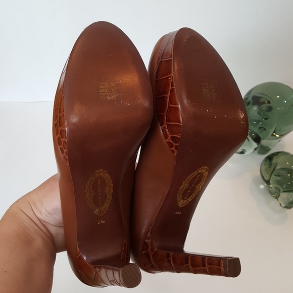 Elie Tahari Tan Platform Heels Size 38.5 - Picture 7 of 8